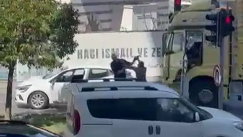 İstanbul Trafiğinde Çekiçli Dehşet: Olayın Ardındaki Gerçekler Ne?