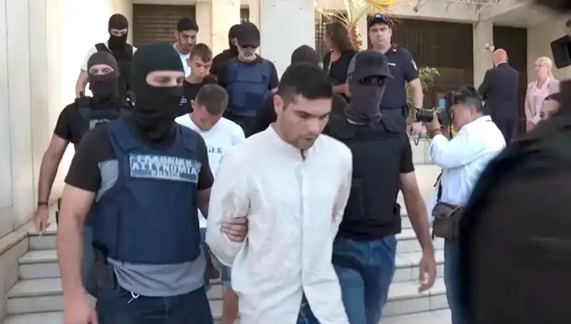 Atina'da Korkunç Cinayet: Profesörün Eski Eşi ve 5 Kişi Gözaltında