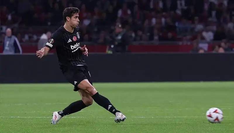 Beşiktaş Derbisi Öncesi Stoper Hattında Yaşanan Zorluklar