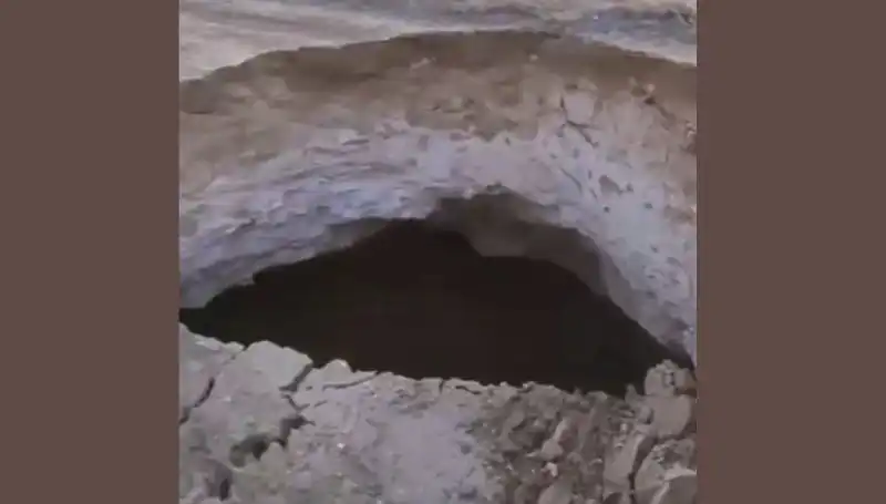 Aksaray'da Gizemli Obruk Oluşumu: Doğa Neden Bu Kadar Hızla Değişiyor?