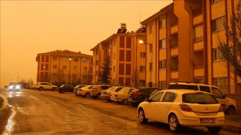 Dikkat! Çöl Tozu ve Sağanak Bir Arada: Meteorolojiden Korkutan Uyarı