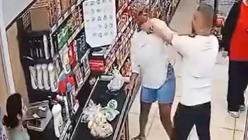 Market Kasa Sırasında Oluşan Şoke Eden Saldırı Anları