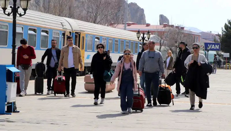 İranlı Turistlerin Nevruz'da Van'a Akın Etmesi Bekleniyor