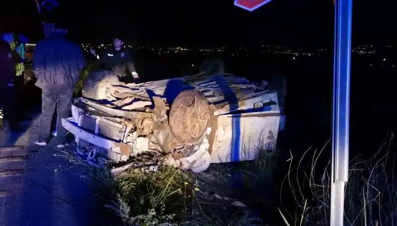 Gün Ortasında Feci Kaza! Otomobil Şarampole Devrildi, 1 Ölü 3 Yaralı