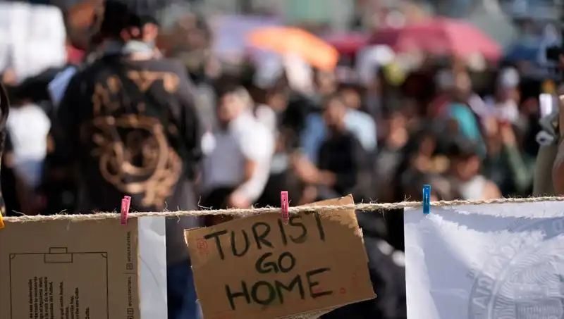 Meksika'da Turist Akınına Karşı Protestolar: "Evlerimizi Çalmayı Bırakın!"