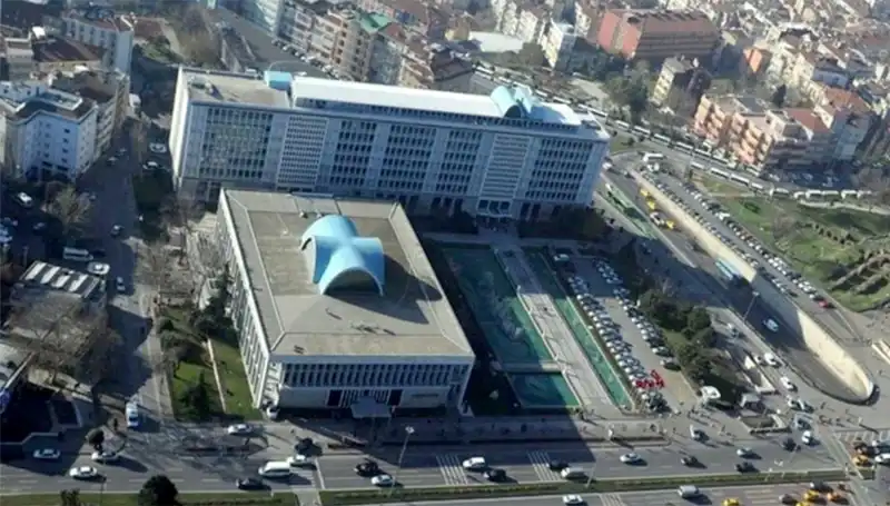 İstanbul Büyükşehir Belediyesi Soruşturmasında Enderun WhatsApp Grubunun Rolü Nedir?