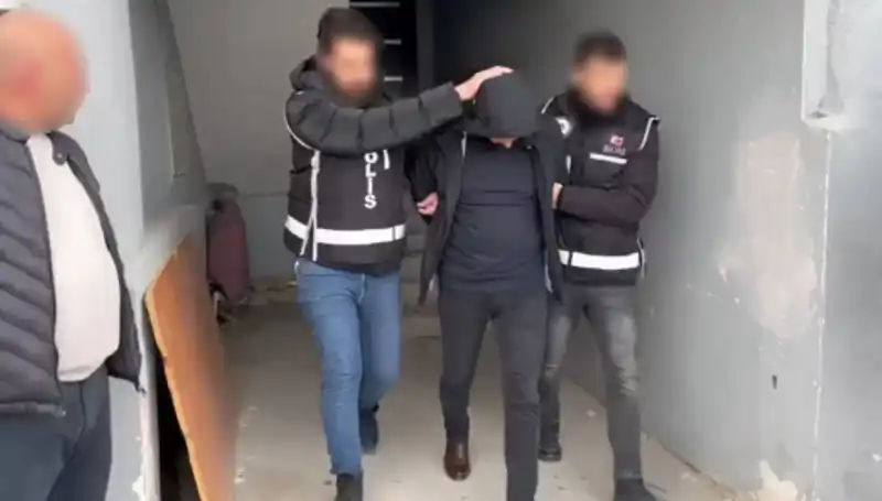 Dört İlde Geçen Çete Operasyonu: Silah ve Patlayıcılar Ele Geçirildi