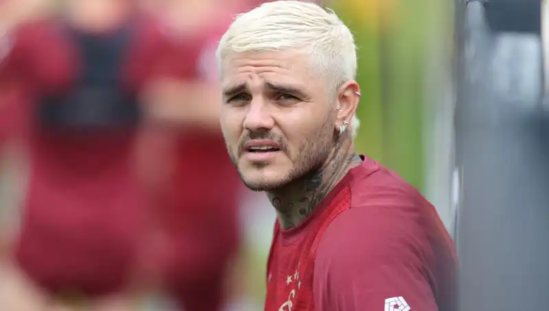 Icardi, Borçlarını ve Transfer Hedeflerini Açıkladı: Osimhen ve Aktürkoğlu Üzerine Dikkat Çeken Yorumlar