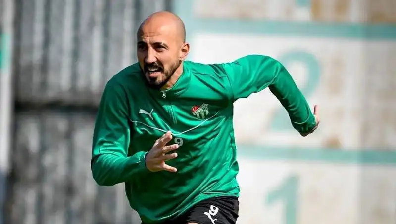 Milli Futbolcunun Yeni Rotası: 2. Lig'de Yeni Bir Macera