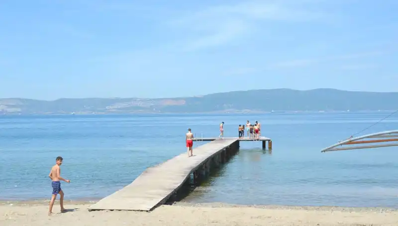 Sıcak Hava Kapsamında Plajlar Yine Dolduruldu: Denize Girenlerin Keyfi