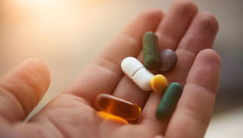 ABD'li Doktorun Uyardığı 3 Vitamin Takviyesi: Sağlığınızı Tehlikeye Atmayın!