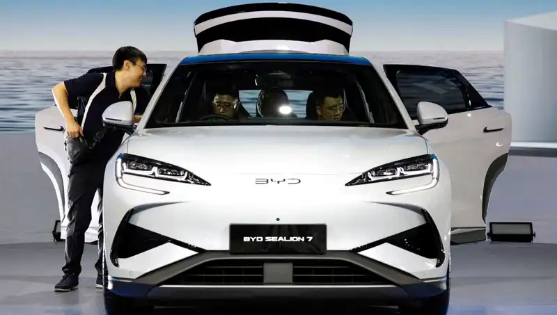 BYD, Tesla’yı Geride Bırakıyor: Elektrikli Araç Satışları 100 Milyar Doları Aştı