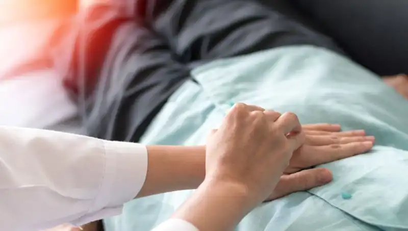 Doktora Gittiğinde Hayatının Şokunu Yaşadı: Ömrü Sıfırlandı!
