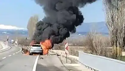 Kütahya'da Otomobil Yangını: Yolda Korkutan Anlar Yaşandı