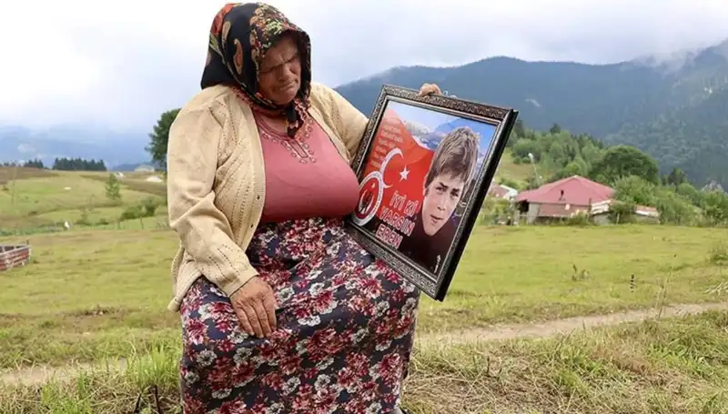 DEM Parti, Eren Bülbül’ün Annelerine Özel Bayram Mesajı Yayınladı