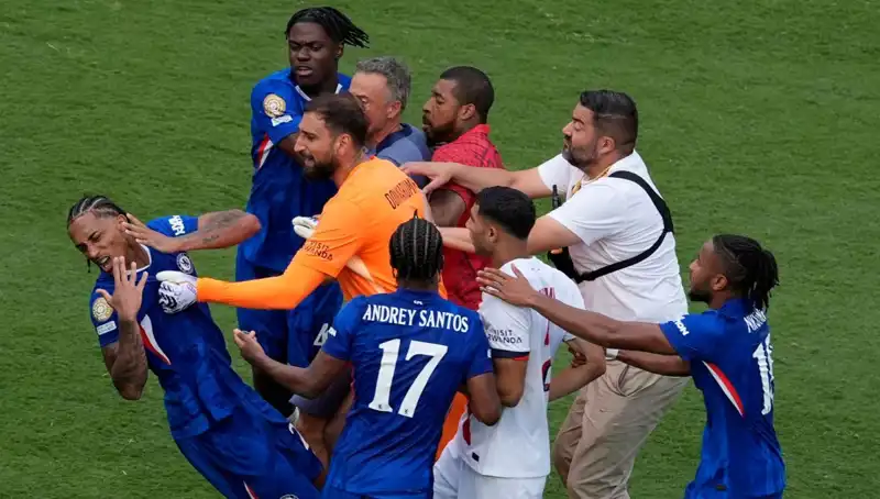 Dev Finalde Ortalığı Karıştıran Yumruk Olayı: Teknik Direktör ve Futbolcu Çatışması