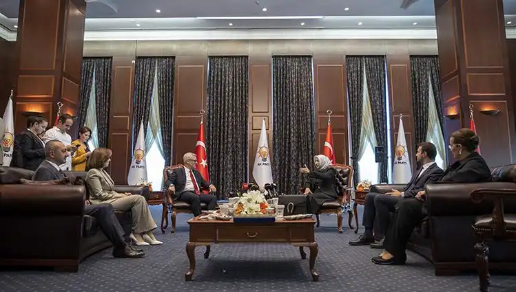 2023 Bayramlaşma Programında AK Parti ve CHP'nin Farklılıkları Neler?