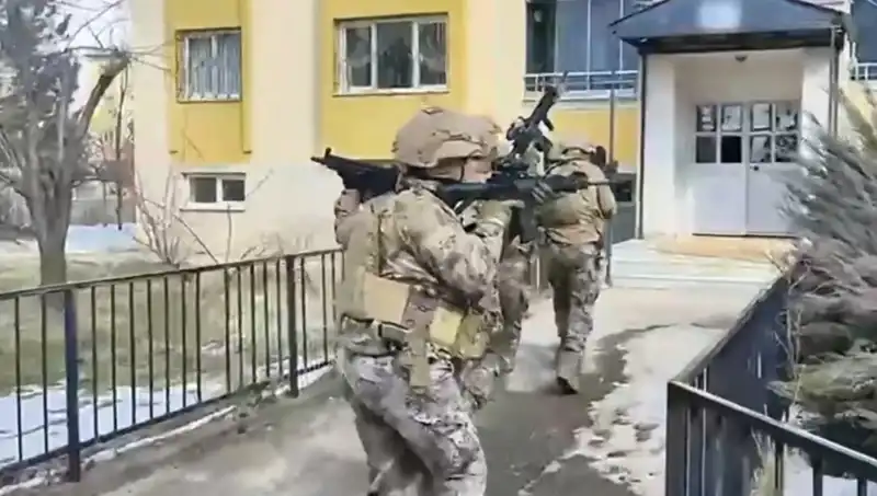Bingöl'de DAEŞ'a Yönelik Operasyonda 3 Şüpheli Tutuklandı