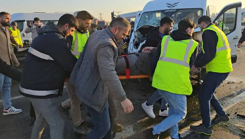 İki İşçi Servisi Kafa Kafaya Çarpıştı: Ortaya Çıkan Dram ve Sonrası