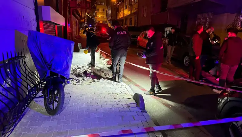 Küçükçekmece'de Plakasız Motosikletle Düzenlenen Saldırı: Detaylar Ortaya Çıktı