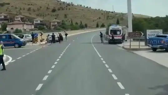 Elazığ'da İki Otomobil Çarpıştı: Kazada Yaralılar Var!