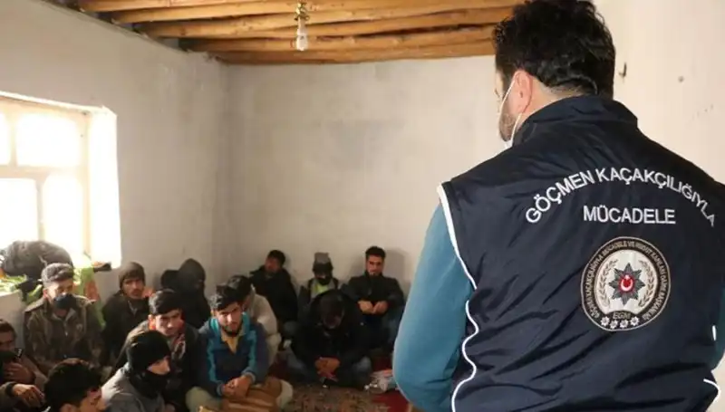 Düzensiz Göçmen Operasyonları: Edirne ve Kırklareli'nde 17 Yakalandı