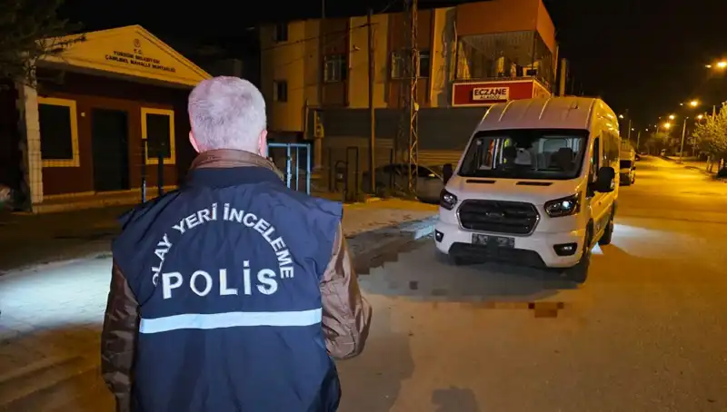 Kebapçıda Dehşet: Arkadaşını Boynundan Bıçaklayan Genç Gözaltına Alındı