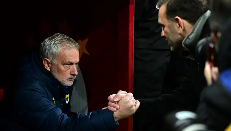 Derbiye Geri Sayım: Mourinho ve Buruk'tan 3. Randevu Yolda