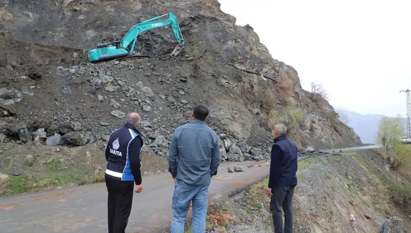 Hakkari'de Kaya Düşmeleriyle Mücadele İçin Alınan Önlemler