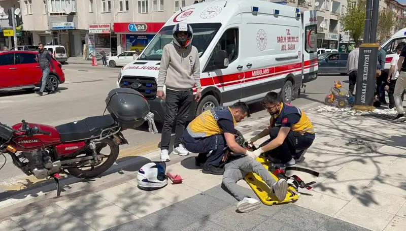 Aksaray'da Motosiklet Kazası: İki Genç Yaralandı, Detaylar Şok Edici